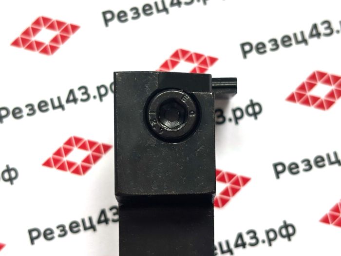 Резец отрезной канавочный MGEVL2020-4