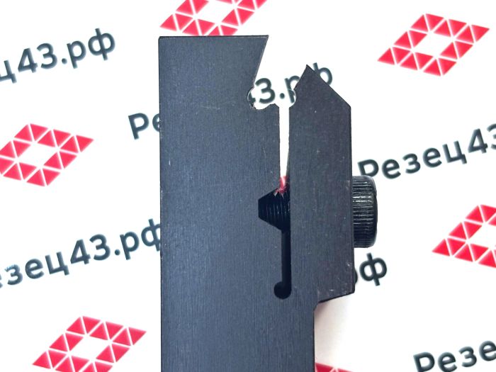 Резец отрезной канавочный ZQ2020R-2