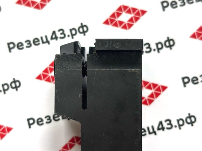 Резец отрезной канавочный MGEVL2020-4