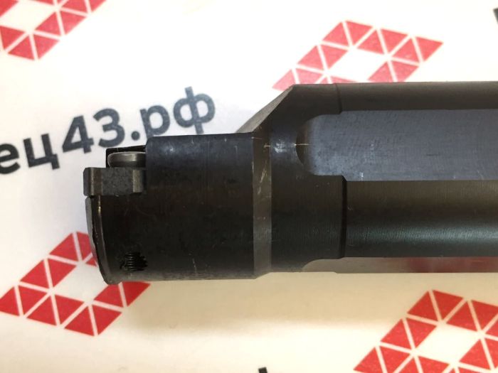 Резец резьбовой SNR0025S16