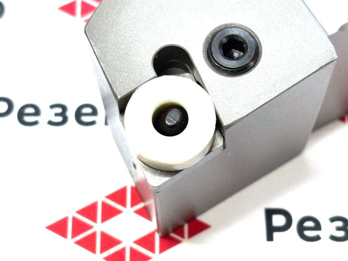 Резец ZCC.CT наружного точения PCLNR3232P12