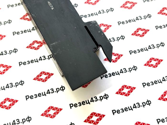 Резец отрезной канавочный MGEHL3232-3