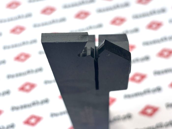 Резец отрезной канавочный ZQ2525R-5