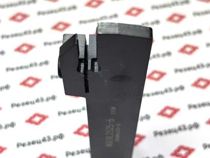 Резец отрезной канавочный MGEHL2525-6