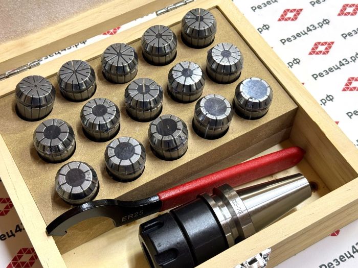 Цанговый патрон BT30 / ISO30 с ключом и набором цанг ER25 в кейсе (BT30-ER25-15PCS)